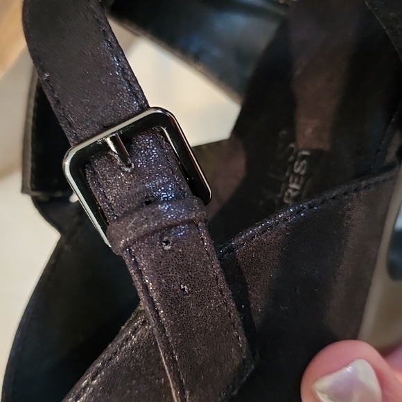 Aerosols Mary Jane approx 3.5 in heel. Size 8. - Picture 10 of 10